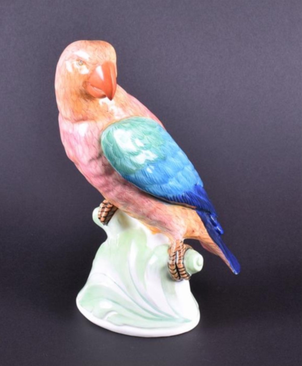 c1920s minton model of a parrot